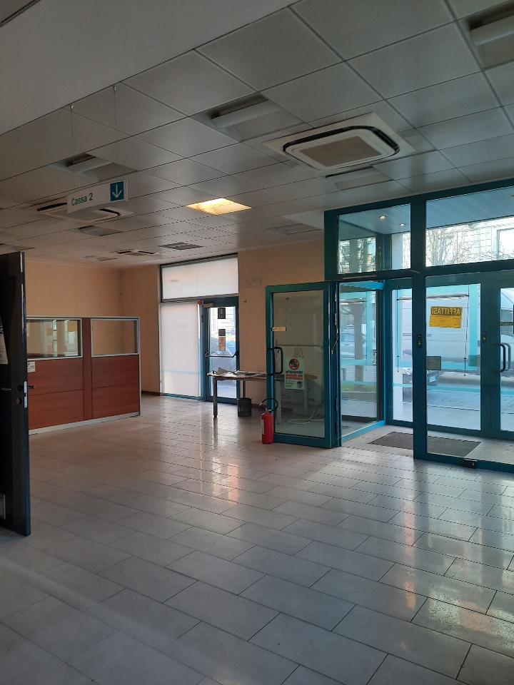 Palazzina commerciale in , Piacenza, {3} - Foto 1