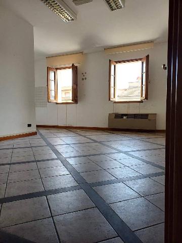 3-room flat in Piazza 4 Novembre, Agliana - Photo 1