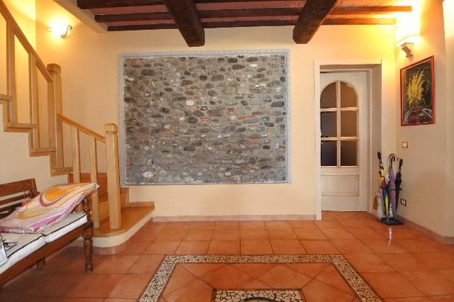 Detached house in Via Adriano Zarini 163, Prato - Photo 1