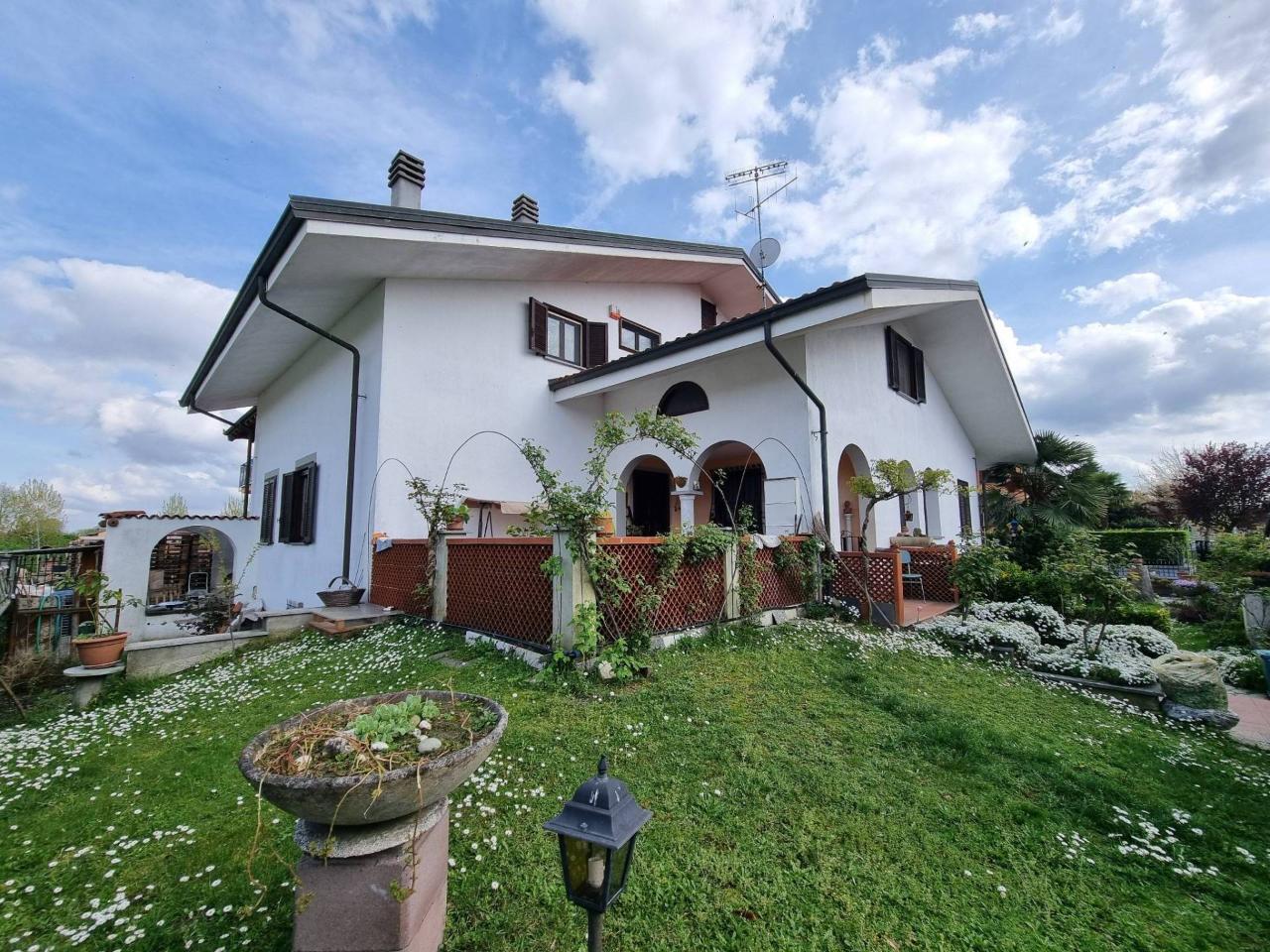 Villa in vendita a Crescentino