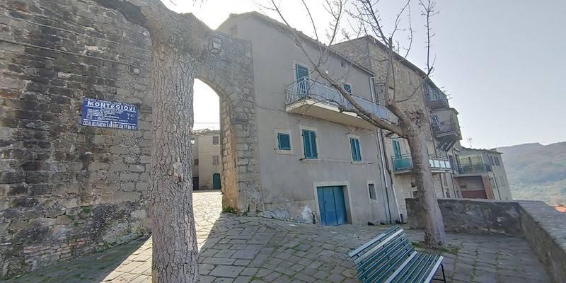 Casa indipendente in vendita a Castel Del Piano