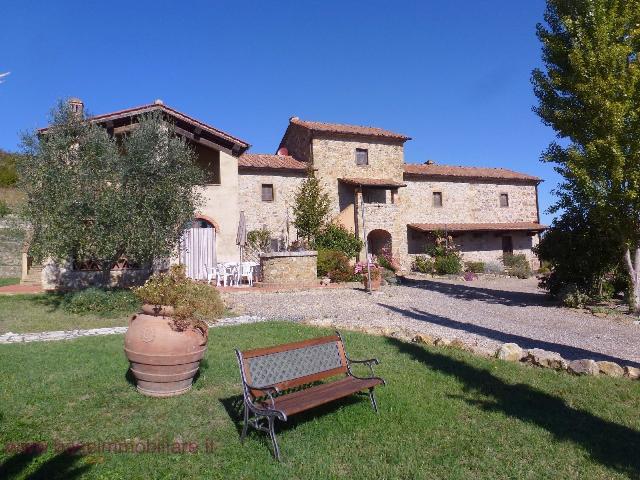 Rustico in Piazza della Repubblica, Montecatini Val di Cecina - Foto 1