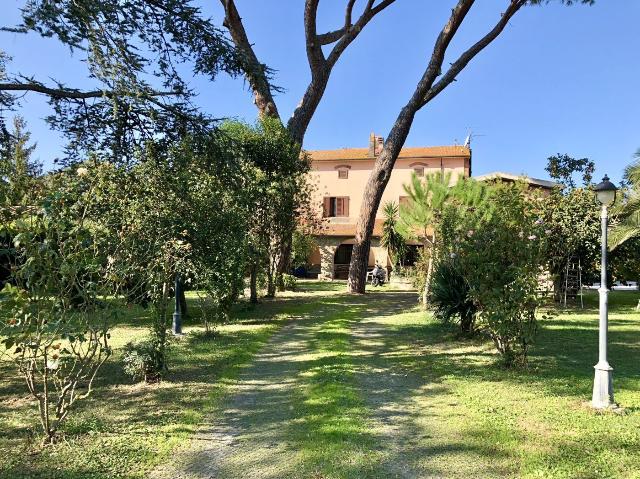 Terraced house in Via Po, Cecina - Photo 1