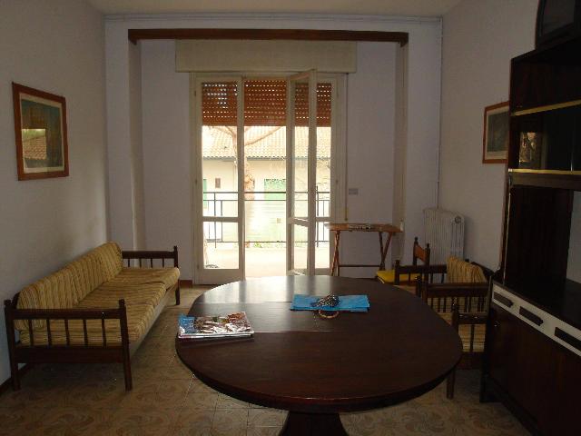 4-room flat in {3}, Viale Matteotti 00 - Photo 1