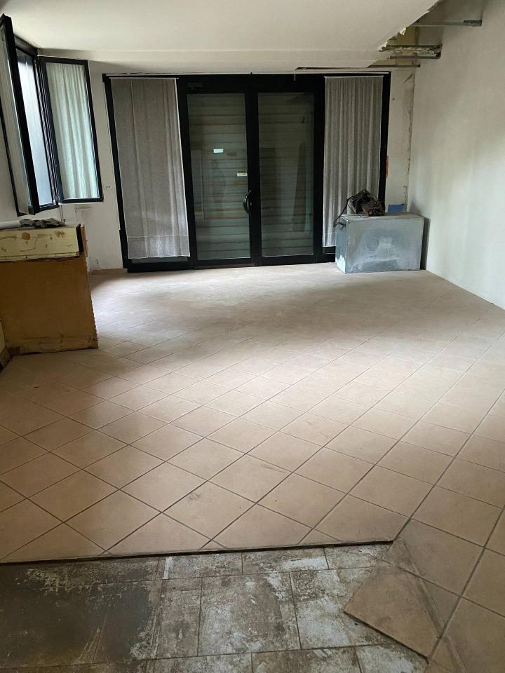 Esercizio commerciale in Viale Matteotti, Cervia, {3} - Foto 2
