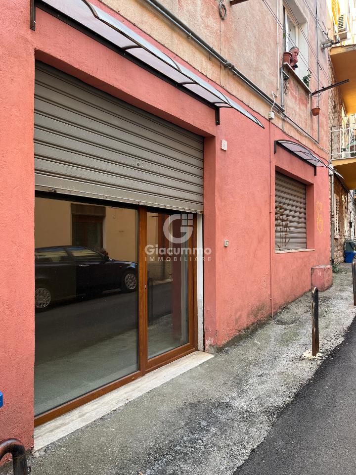 Palazzina commerciale in Via Carlo Armellini 6, Potenza, {3} - Foto 1