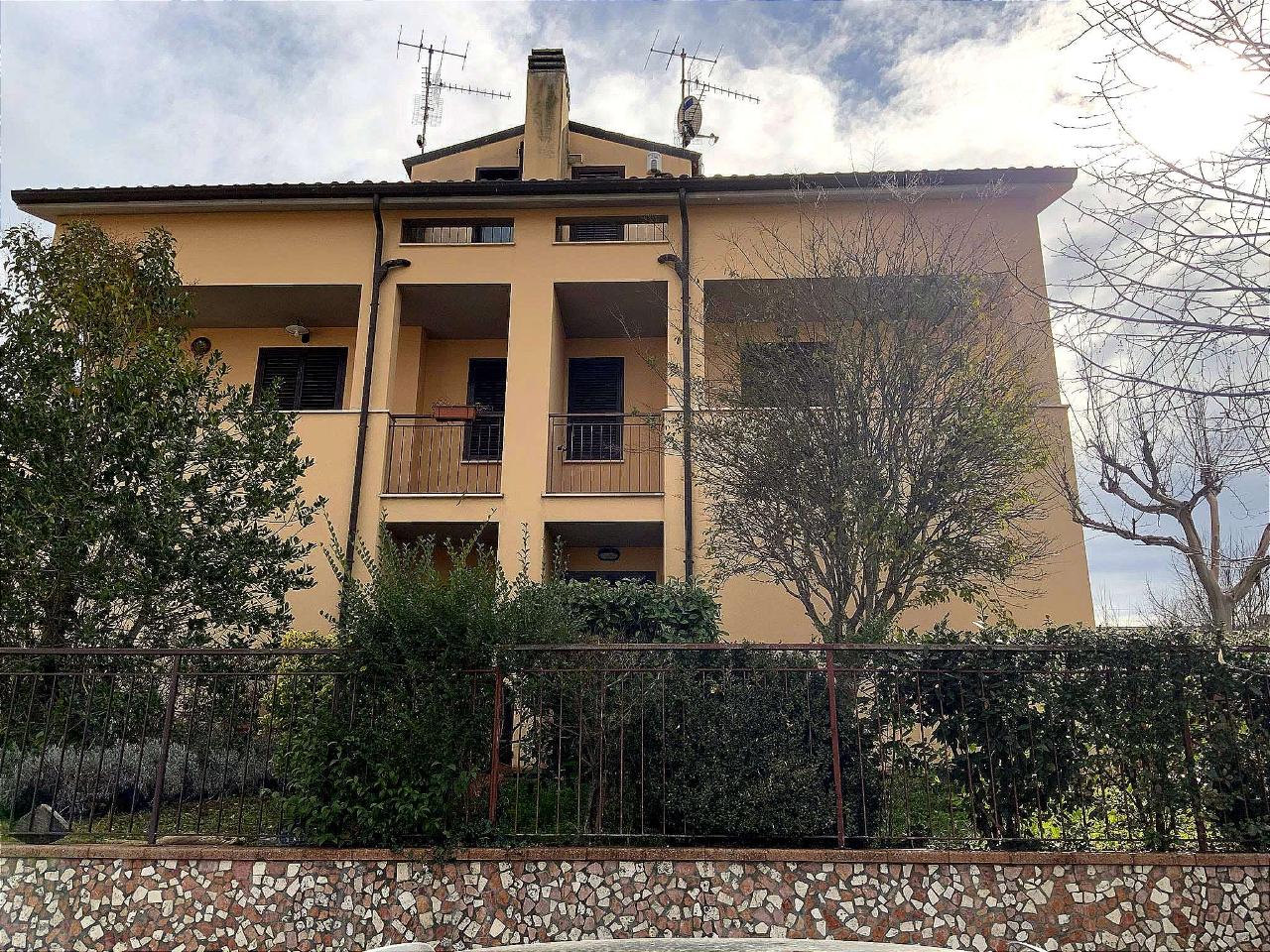 Villa bifamiliare in vendita a Spoleto