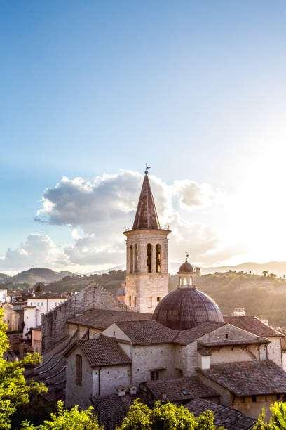 Negozio in Piazza Collicola, Spoleto, {3} - Foto 1