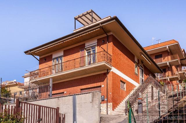 Villa in Via della Maiella 27, Monterotondo - Foto 1