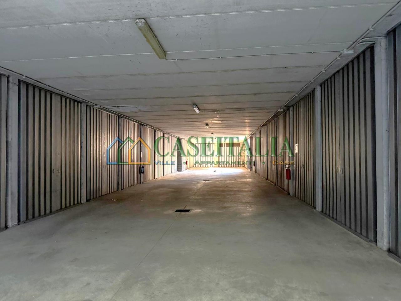 Parcheggio chiuso in , Ivrea, {3} - Foto 2