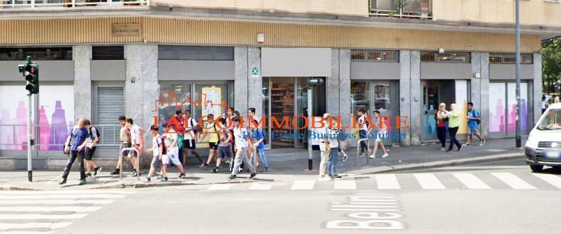 Negozio in Via Giambellino 80, Milano, {3} - Foto 1