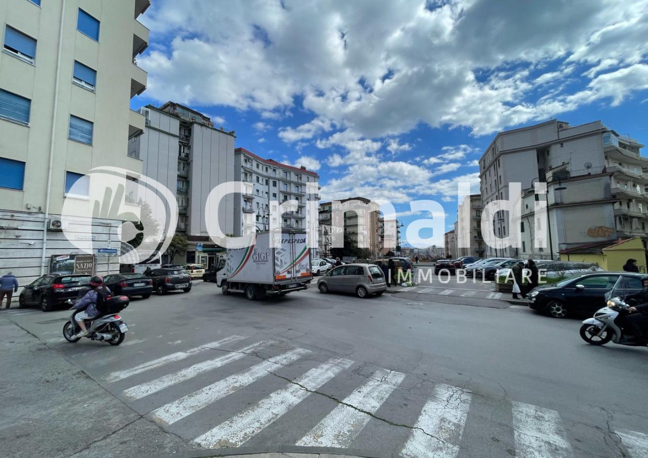 Negozio in Via Nizza Snc, Salerno, {3} - Foto 1