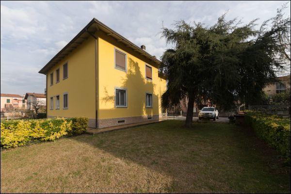 Terraced house in {3}, - Photo 1