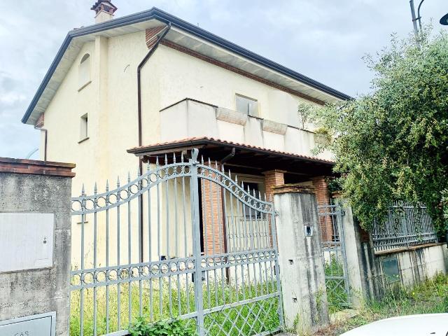 Two-family villa, Seravezza - Photo 1