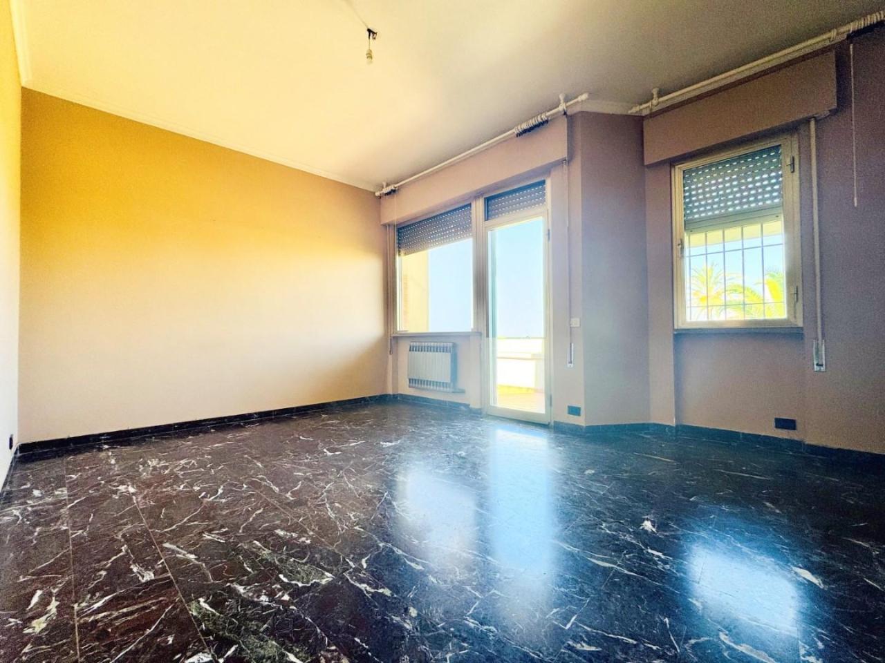 appartamento in vendita a Camaiore in zona Lido di Camaiore