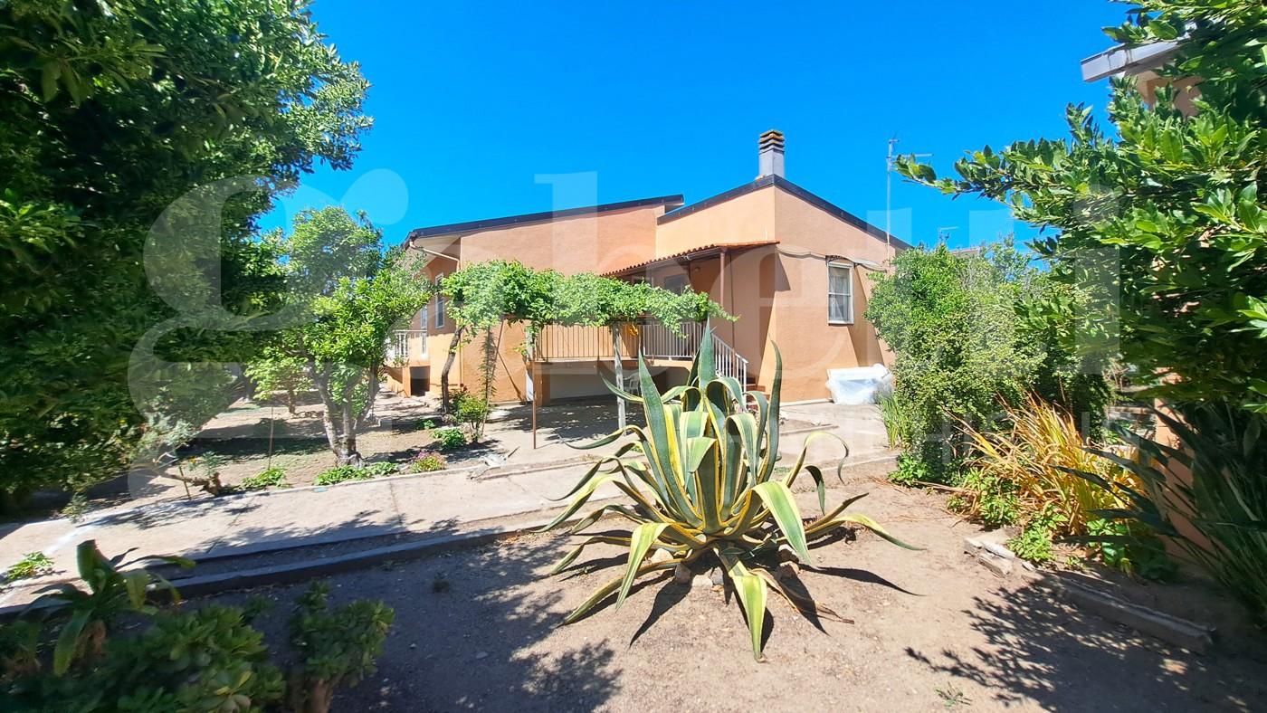 Case in vendita a Cabras • Wikicasa