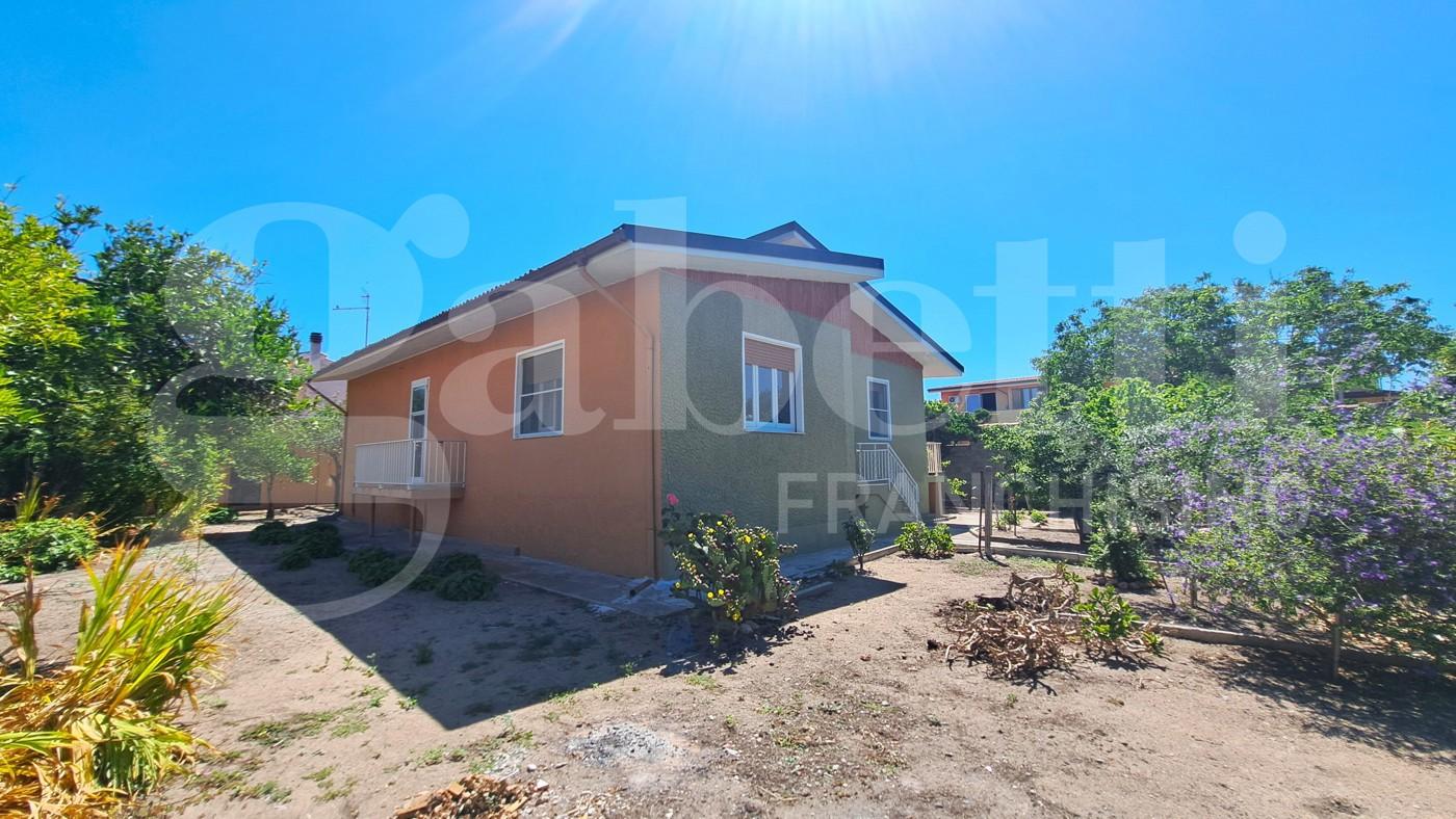 Case in vendita a Cabras • Wikicasa