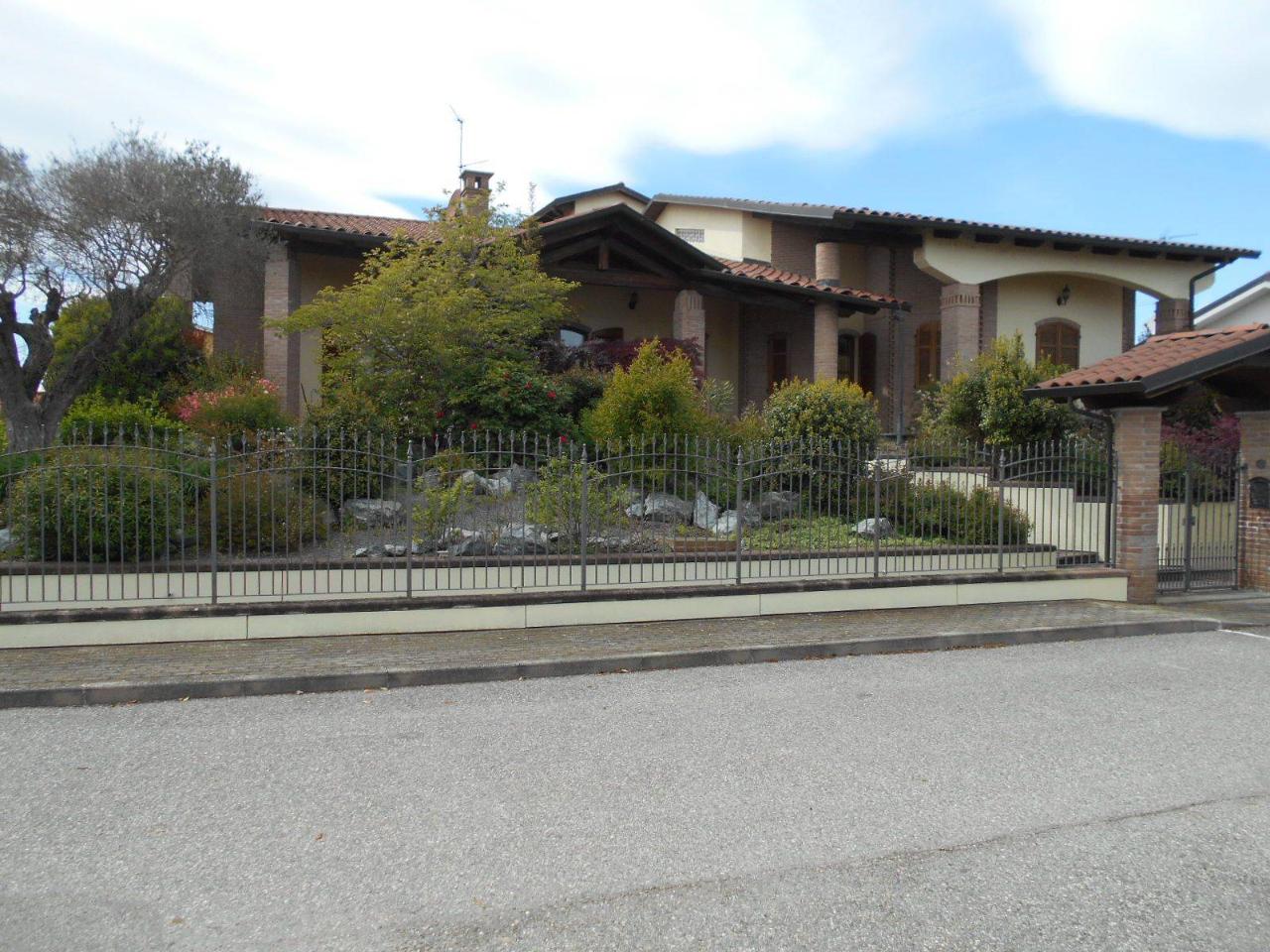 Villa in vendita a Livorno Ferraris