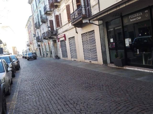 Negozio in Via Vincenzo Gioberti, Vercelli - Foto 1