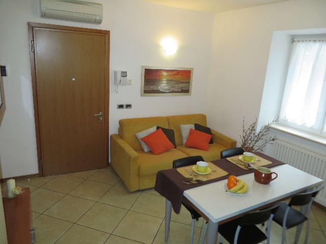 2-room flat in {3}, - Photo 1