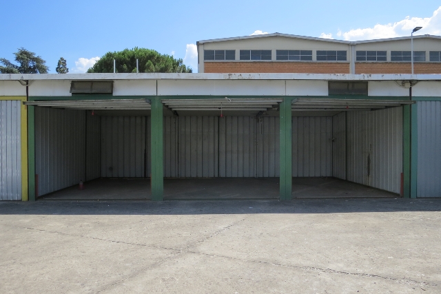 Garage or car box in Piazza Vasco Magrini, Firenze - Photo 1