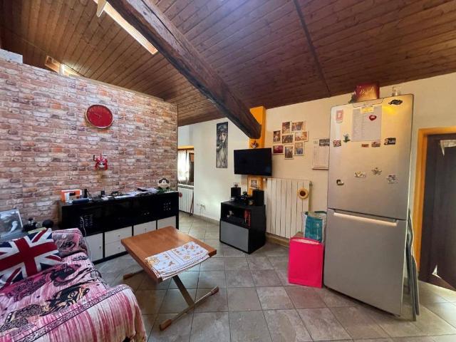 2-room flat in Strada Cascina Canepa, Pessano con Bornago - Photo 1