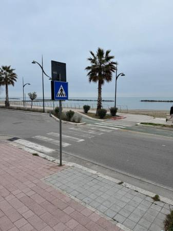 Negozio in Lungomare Europa 132, Martinsicuro, {3} - Foto 2