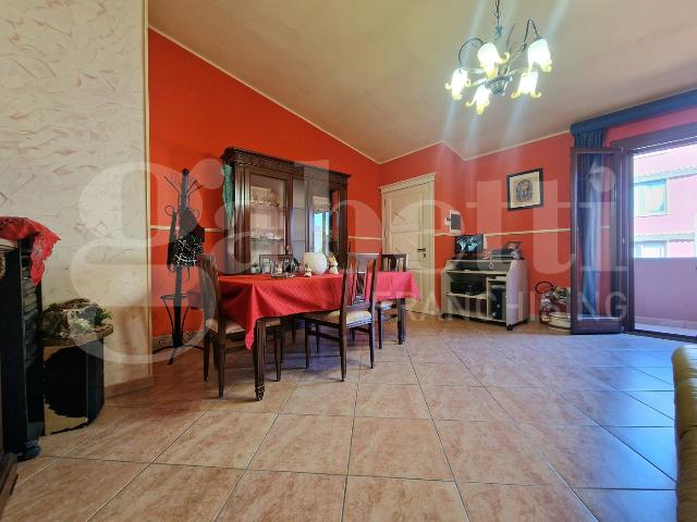 Apartament in {3}, Via Genova - Photo 1