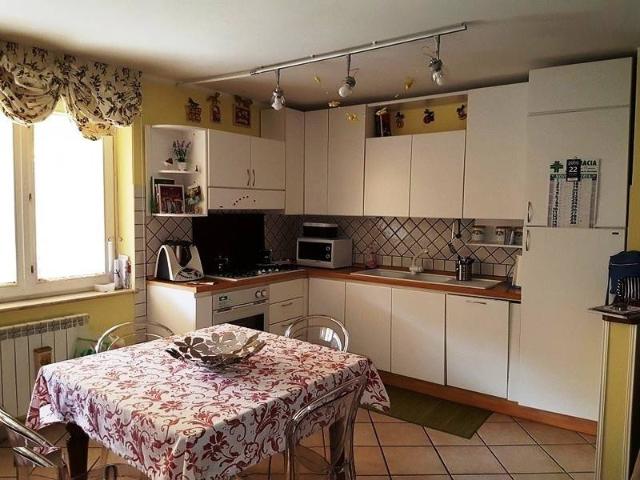 Apartament in Via Genova, Carsoli - Photo 1