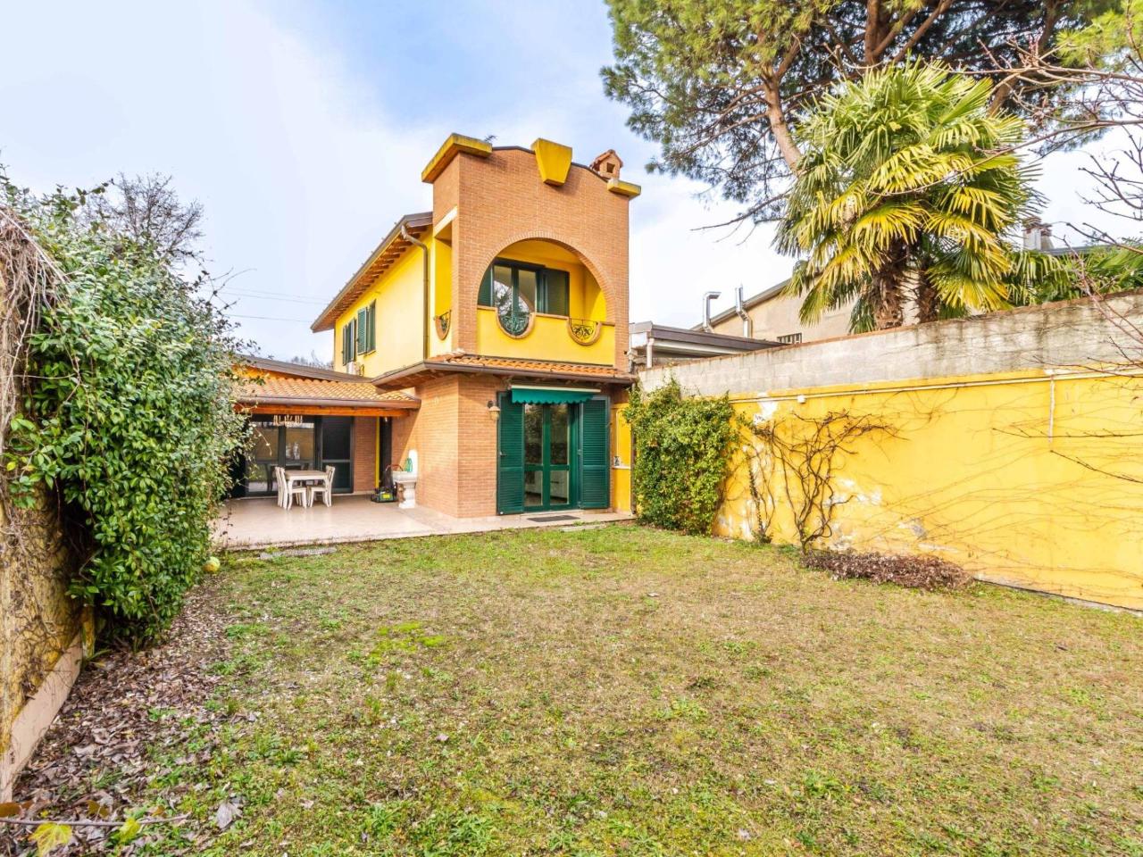 Villa in vendita a Garbagnate Milanese