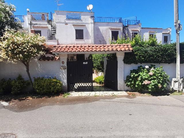 Terraced house in {3}, Via San Felice Circeo - Photo 1