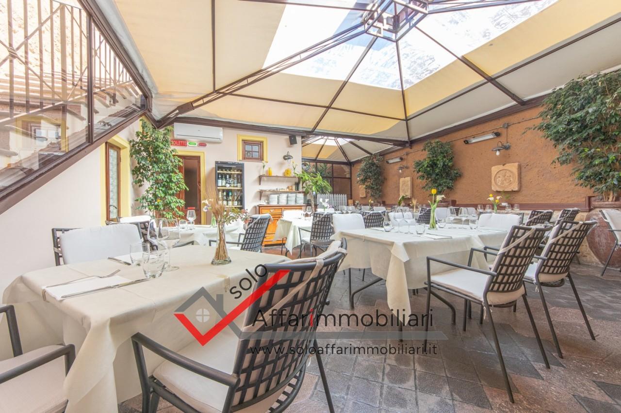 Palazzina commerciale in Via Manno 16, Alghero, {3} - Foto 1