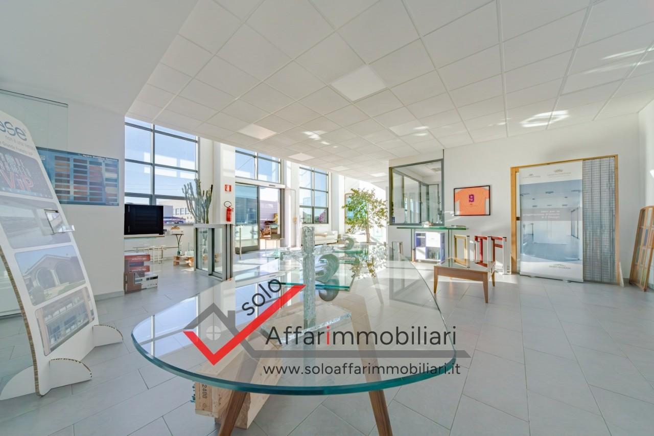 Palazzina commerciale in , Olbia, {3} - Foto 2