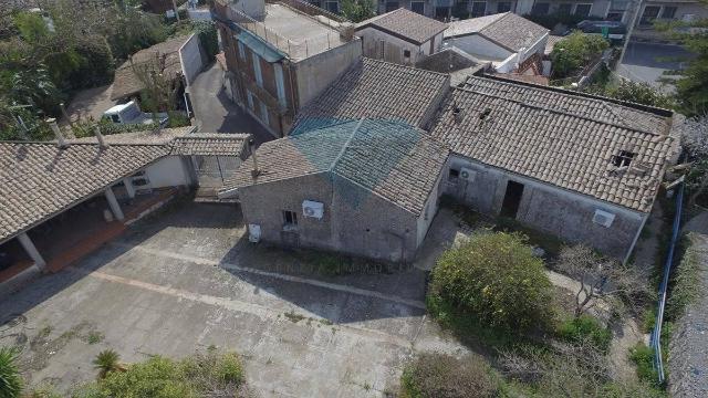 Villa in Via Giuseppe Garibaldi 16, Sant'Agata li Battiati - Foto 1