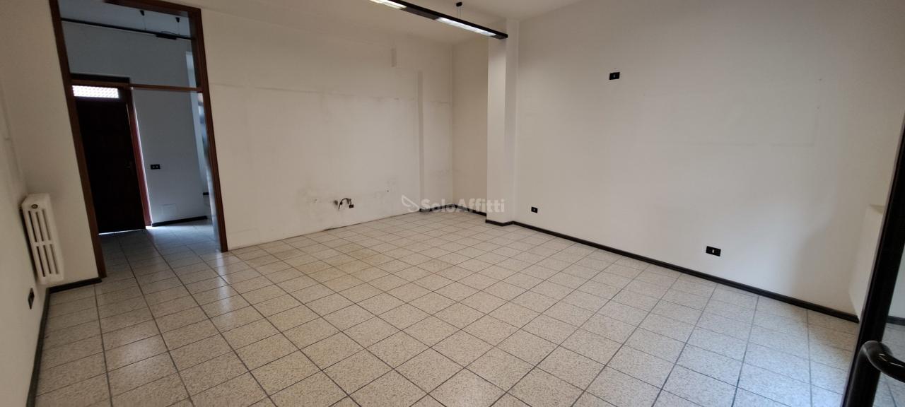 Negozio in Corso della Libertà 63/B, Cesano Maderno, {3} - Foto 2