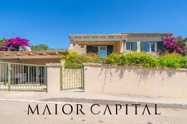 Terraced house in Viale Aldo Moro, Porto Pozzo, Santa Teresa Gallura - Photo 1