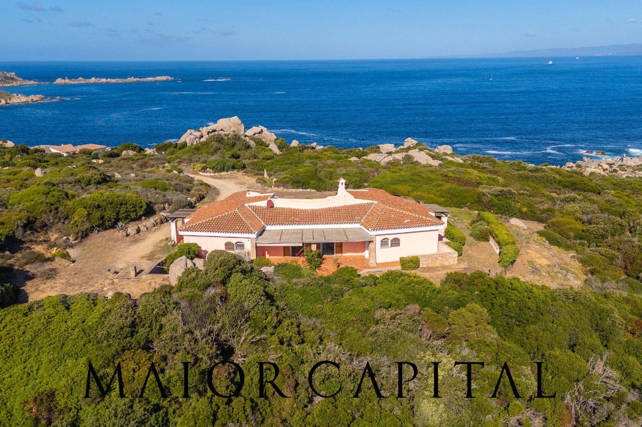 casa indipendente in vendita a Santa Teresa Gallura