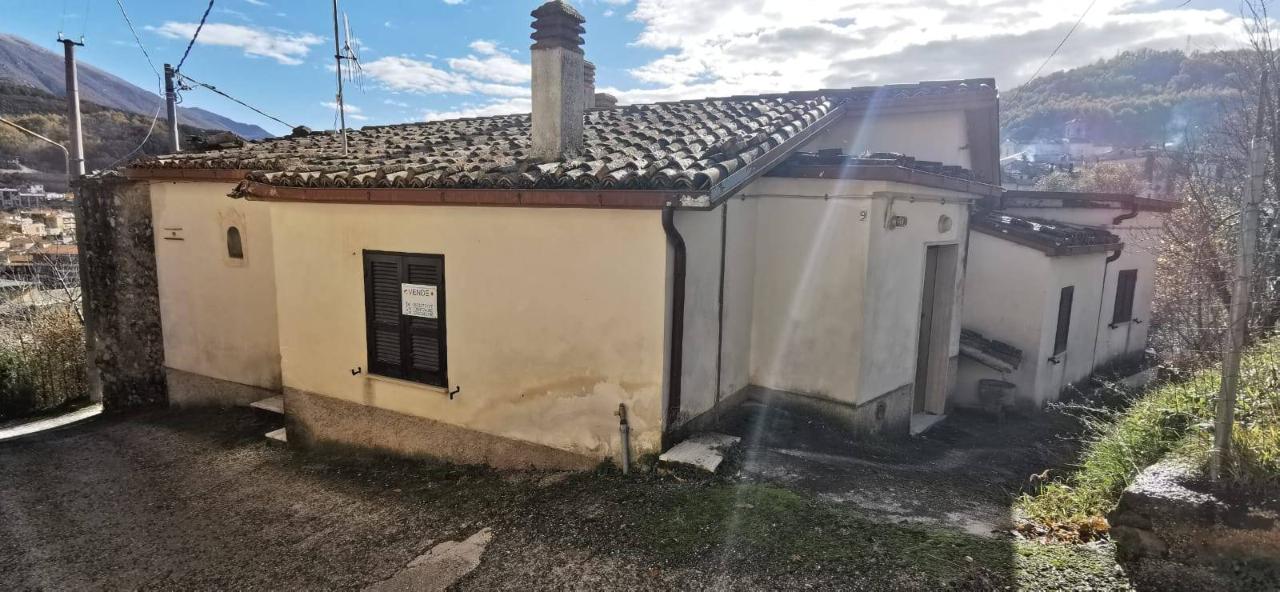 Villa in vendita a Civitella Roveto