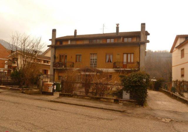 3-room flat in Via dei Marsi, Carsoli - Photo 1