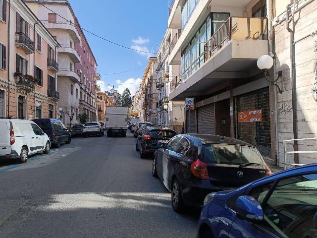 Negozio in Via Isonzo 38a, Cosenza - Foto 1