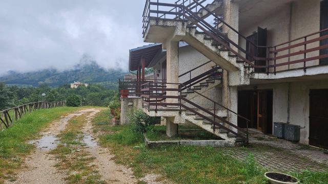 3-room flat in Via Gran Sasso, Rocca di Cambio - Photo 1