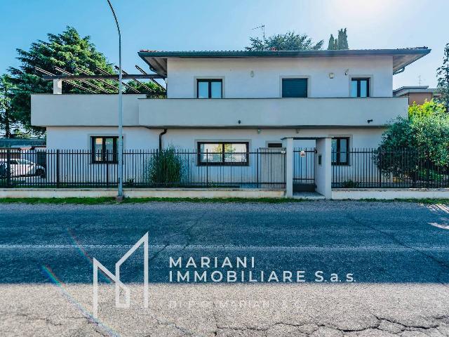 Mansion in Via Statuto 29, Parabiago - Photo 1