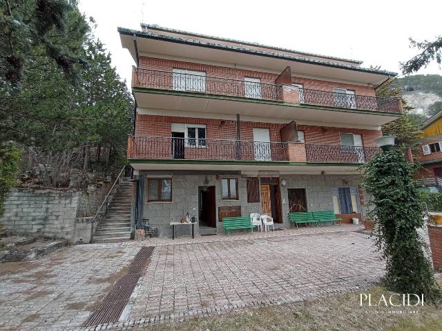 Casa indipendente in Via Colle Rosso, Pizzoli - Foto 1