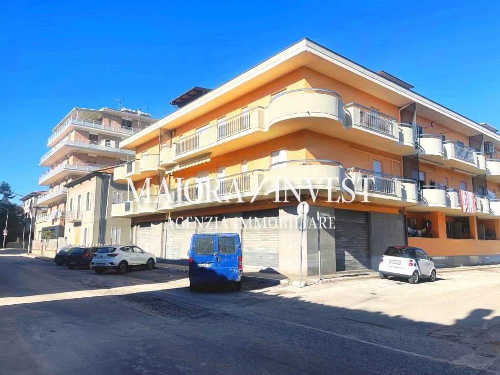Palazzina commerciale in , Alba Adriatica, {3} - Foto 1