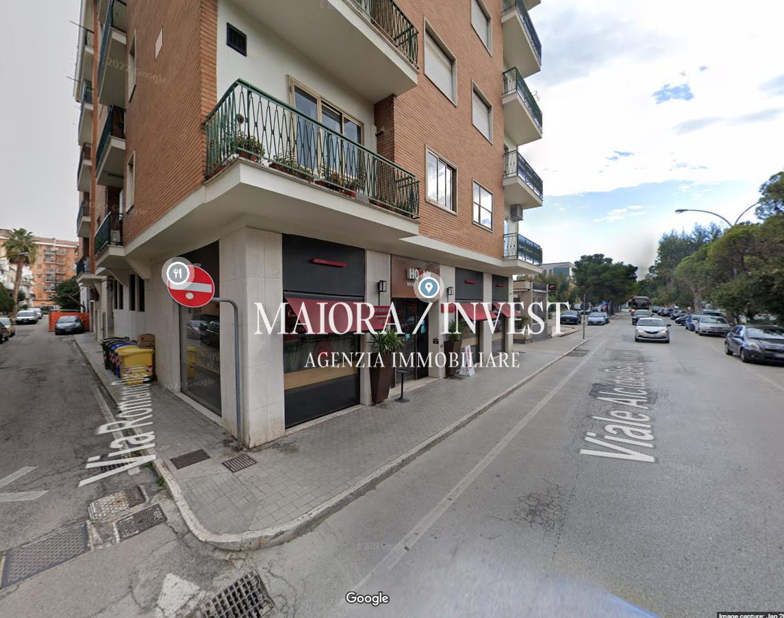 Negozio in Viale Alcide De Gasperi 123, San Benedetto Del Tronto, {3} - Foto 1