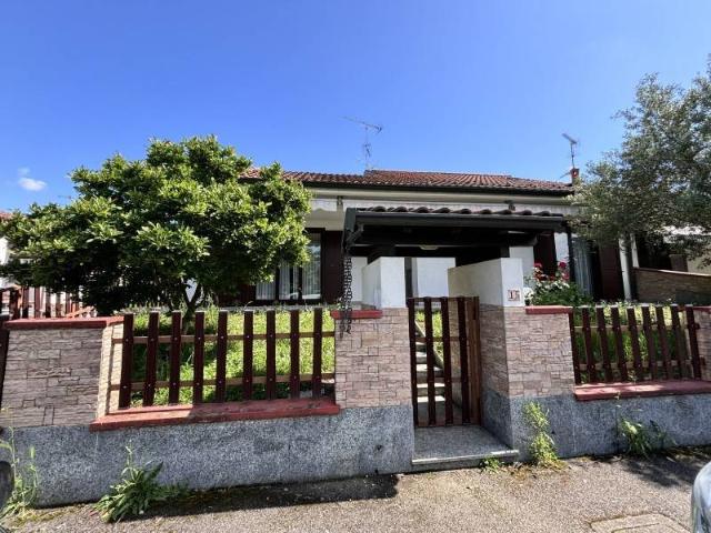 Villa in Via Generale C.a. dalla Chiesa 15, Noviglio - Foto 1