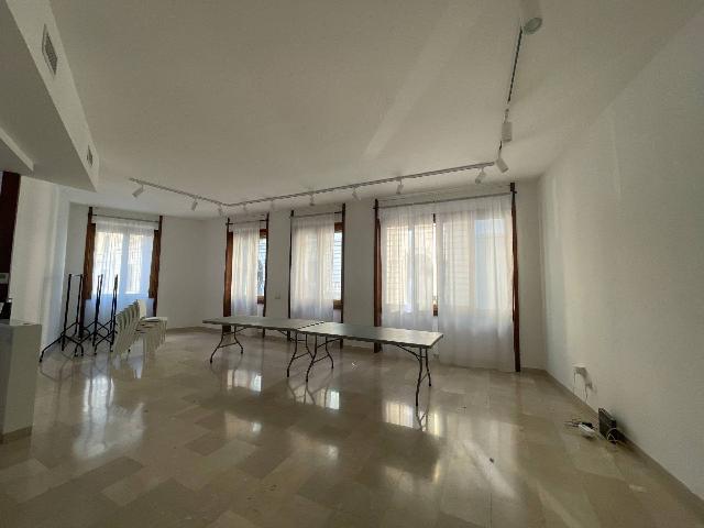 Shared office in Via Cavalieri Bonaventura, Milano - Photo 1