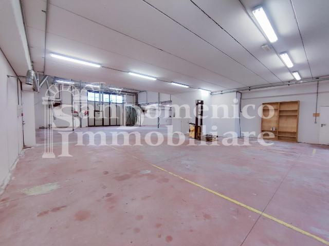 Industrial shed, Cascina - Photo 1