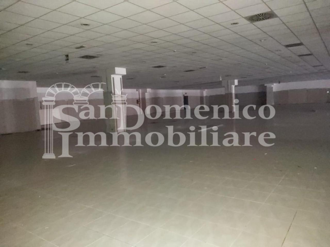 Capannone in , Cascina, {3} - Foto 1