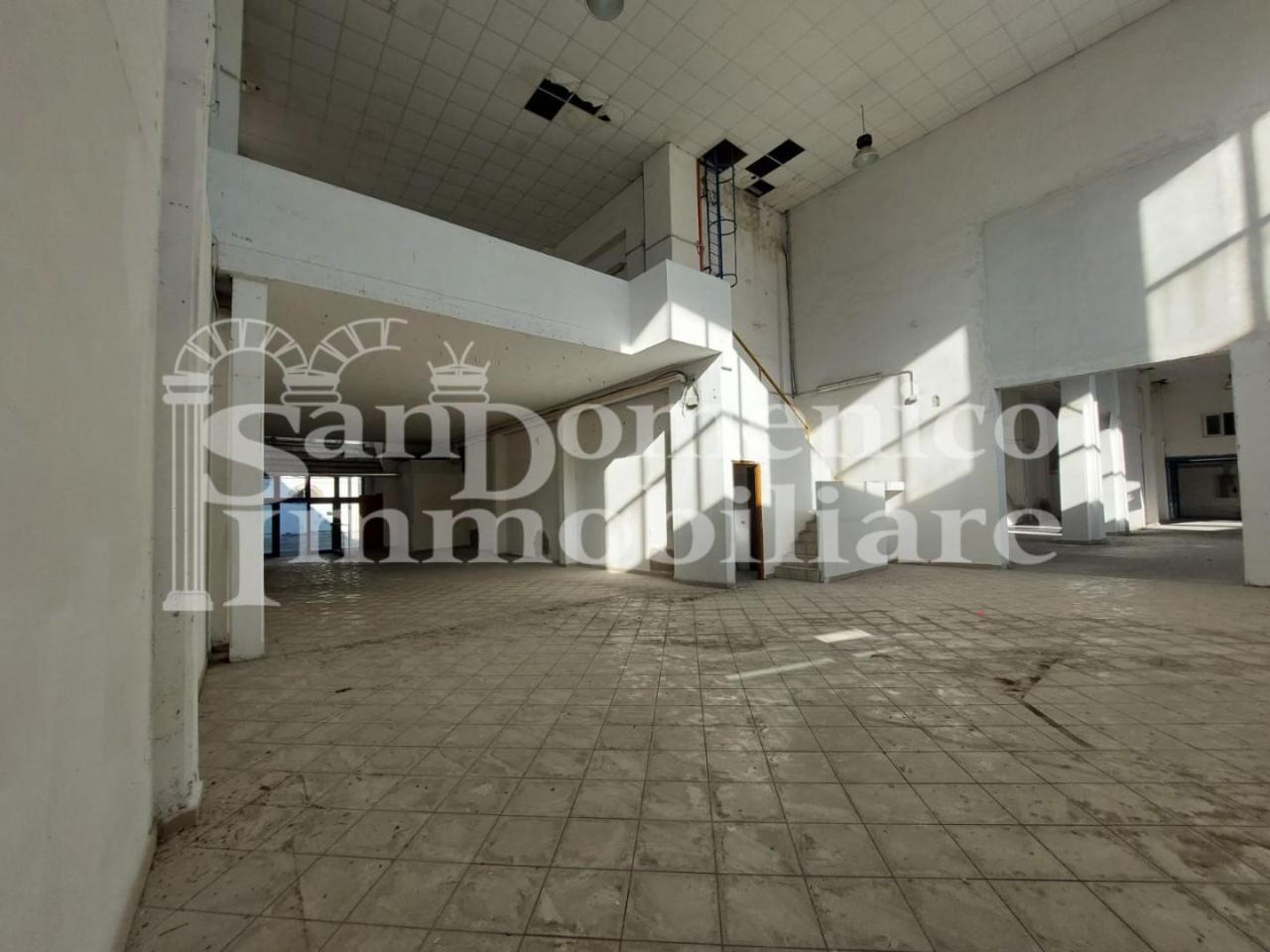 Capannone in , Livorno, {3} - Foto 2
